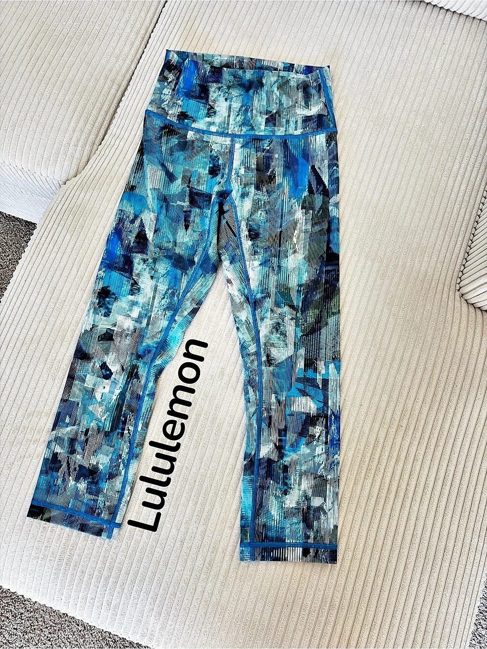 lululemon Abstract Blue Green Leggings Size 4 Like New